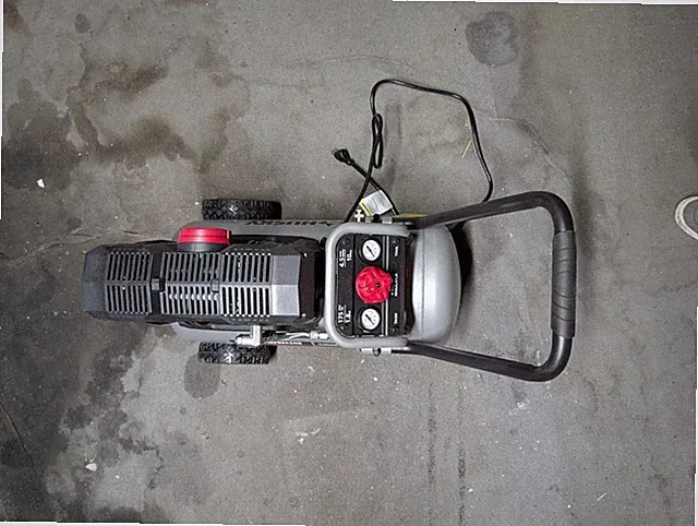 10 Gal. 175 PSI Electric Oil-Free Quiet Auto/Workshop Hotdog Air Compressor